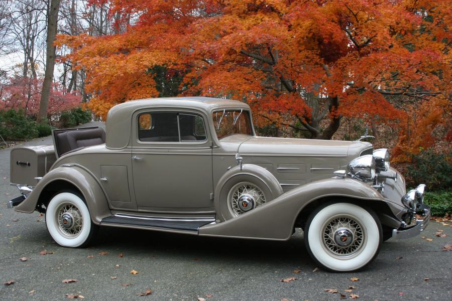  Cadillac V12 2/4-Passenger Rumble Seat Coupe 1933 года  (фото 1 из 4)
